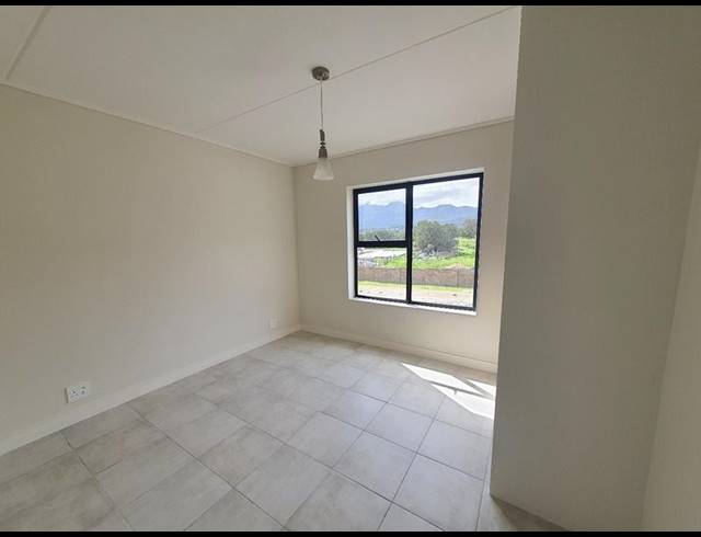 2 BEDROOM PROPERTY TO RENT IN GREENBAY ECO ESTATE